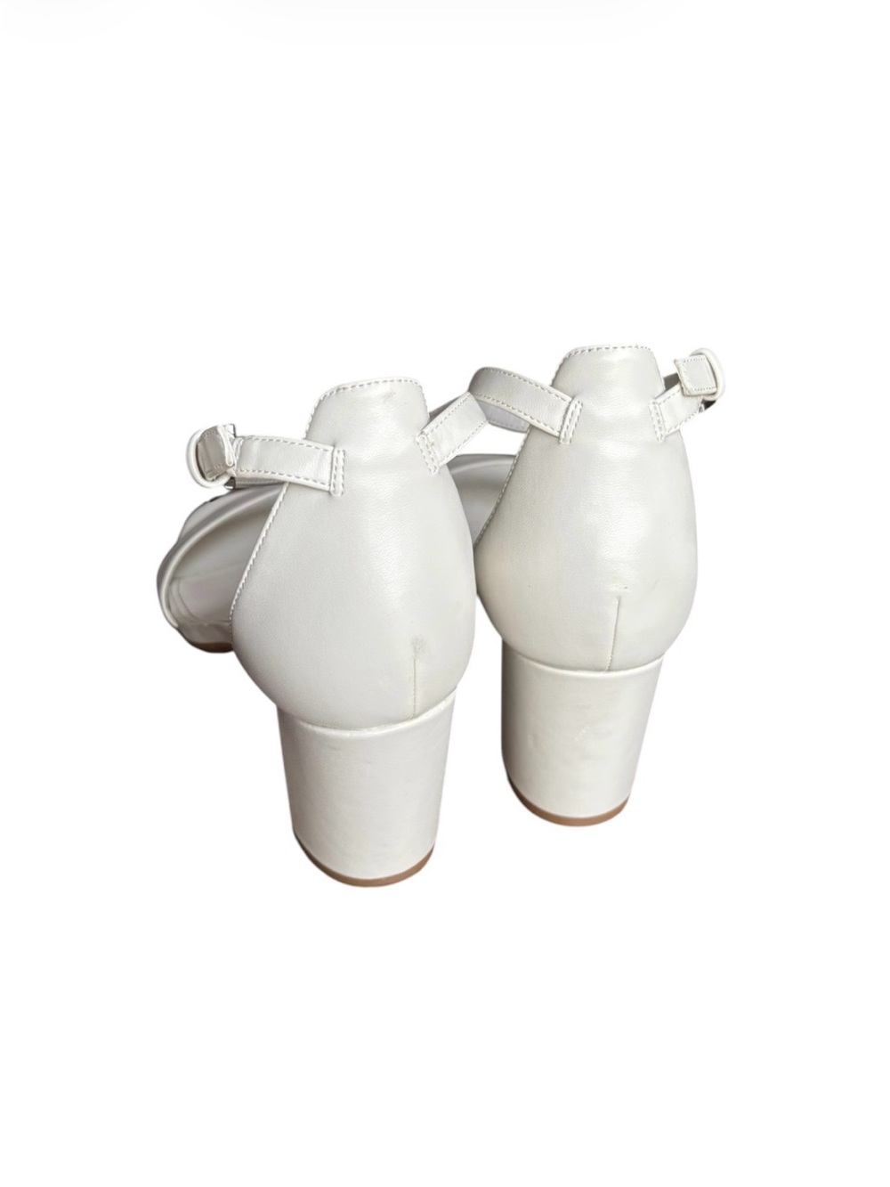 đ¤Calvin Klein Womenâs White Heels Size 8.5đ¤ - Picture 4 of 6